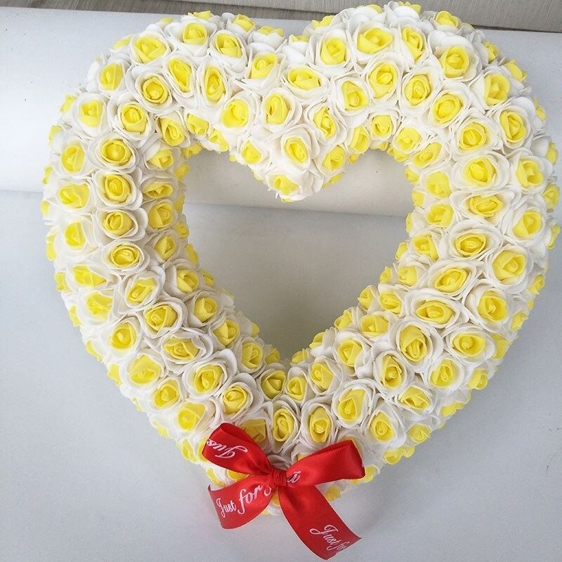 Día de San ValentínDecoración en forma de corazón - hecha de rosas de infinito