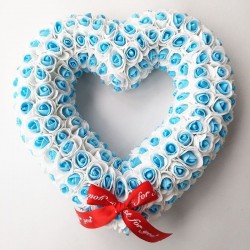 Día de San ValentínDecoración en forma de corazón - hecha de rosas de infinito