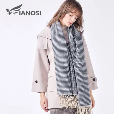 Elegant warm scarf with tasselsScarves