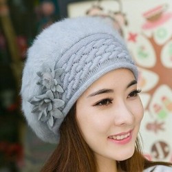 Sombreros & gorrasBeret hat - women - fur - with flower design