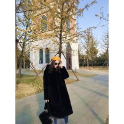 ChaquetasFashionable faux fur coat with hoodie