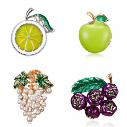 BrochesFruit brooch pins - blueberry / grapes