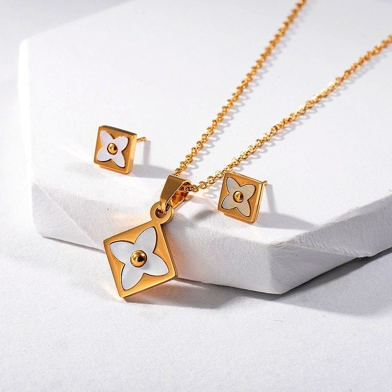 Jewellery set - necklace & earrings - square pendant - flowers with white shellNecklaces