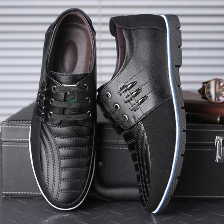 Casual leather shoes - breathable - with lacesShoes