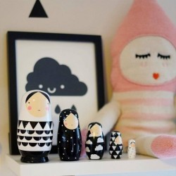 De maderaWooden Russian dolls - 5 layers - matryoshka doll