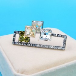 BrochesVintage rhinestone brooche - elegant to wear at anytime