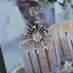 BrochesVery stylish - rhinestone crystel  brooch - give it to a love one as a gift