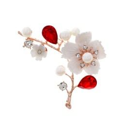 BrochesShell with pearl flower brooche - delightful cyrstal sparkling in the sun