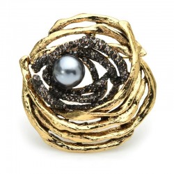 BrochesRHINESTONE pearl rose flower brooche - such a little beauty for someone special
