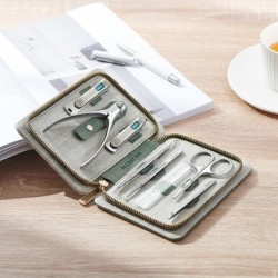 Clippers & TrimmersMR.GREEN professional manicure set - stainless steel  - with travel case