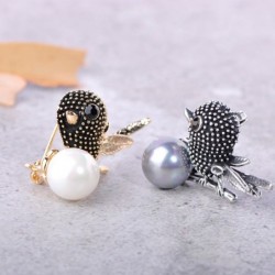 BrochesCute bird shaped - crystal brooch - with pearl decoration