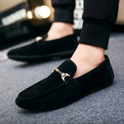 ZapatosZapatos sin cordones de cuero de moda - mocasines antideslizantes - con decoración de metal