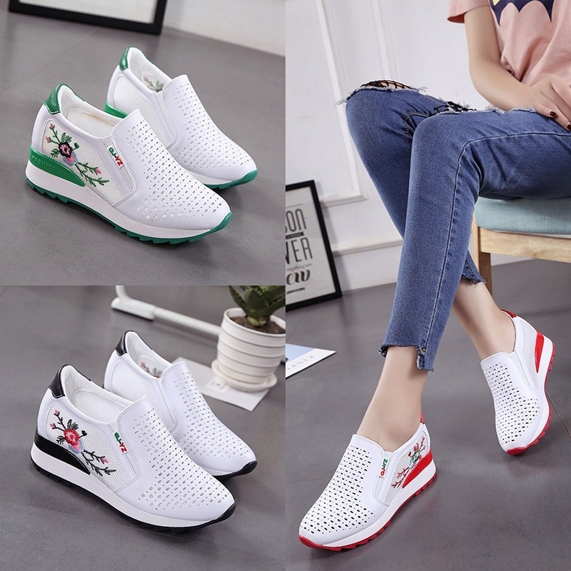 Trendy high platform loafers - slip-on - with floral printShoes
