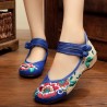 SandaliasChinese style sandals - canvas shoes with buckle - embroidered hibiscus flowers