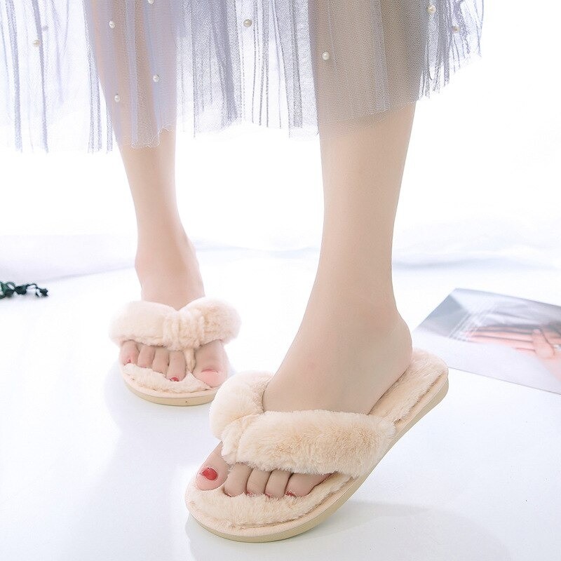 ZapatosWarm fluffy indoor slippers for women - soft - furry - cozy