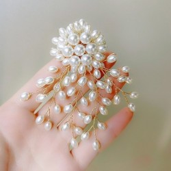 BrochesBranch with oval pearls - fashionable brooch