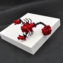 BrochesScorpion shaped brooch with roses