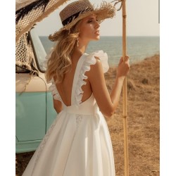 Satin white dress - knee length - sleeveless - open back - with rufflesDresses