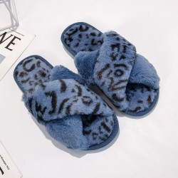 Soft plush slippers - crossed stripes - leopard printShoes