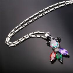 CollarElegante collar con peces de cristal de colores