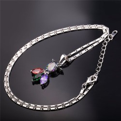 CollarElegante collar con peces de cristal de colores