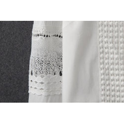 Blusas y camisasElegante blusa blanca de manga larga - encaje hueco