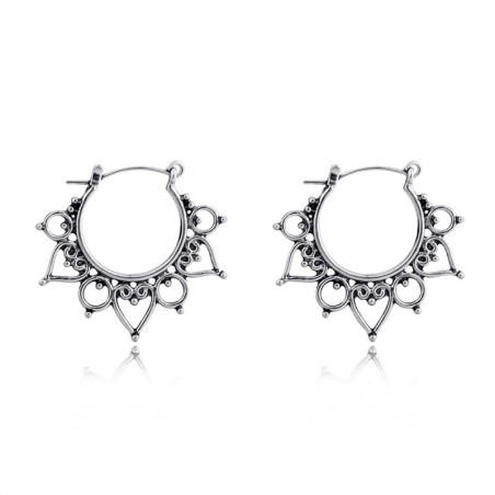 Vintage hollow flowers / hearts - round earringsEarrings