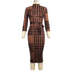 VestidosVestido midi clásico - manga tres cuartos - rayas geométricas color negro