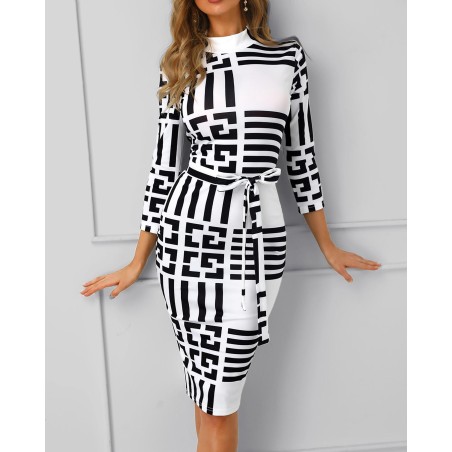 Classic midi dress - three quarters sleeve - geometric black color stripesDresses