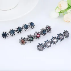 Pinzas de cabelloPinza para el pelo elegante con flores de cristal