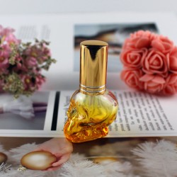 Glass perfume bottle - empty container - with atomizer - skull shape - 8mlPerfumes