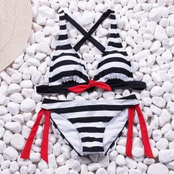 Baño y ropaConjunto de bikini sexy a rayas