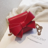 BolsasBolso pequeño y elegante con cadena de arco