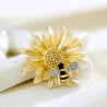 BrochesAbeja de cristal y margarita - un elegante broche
